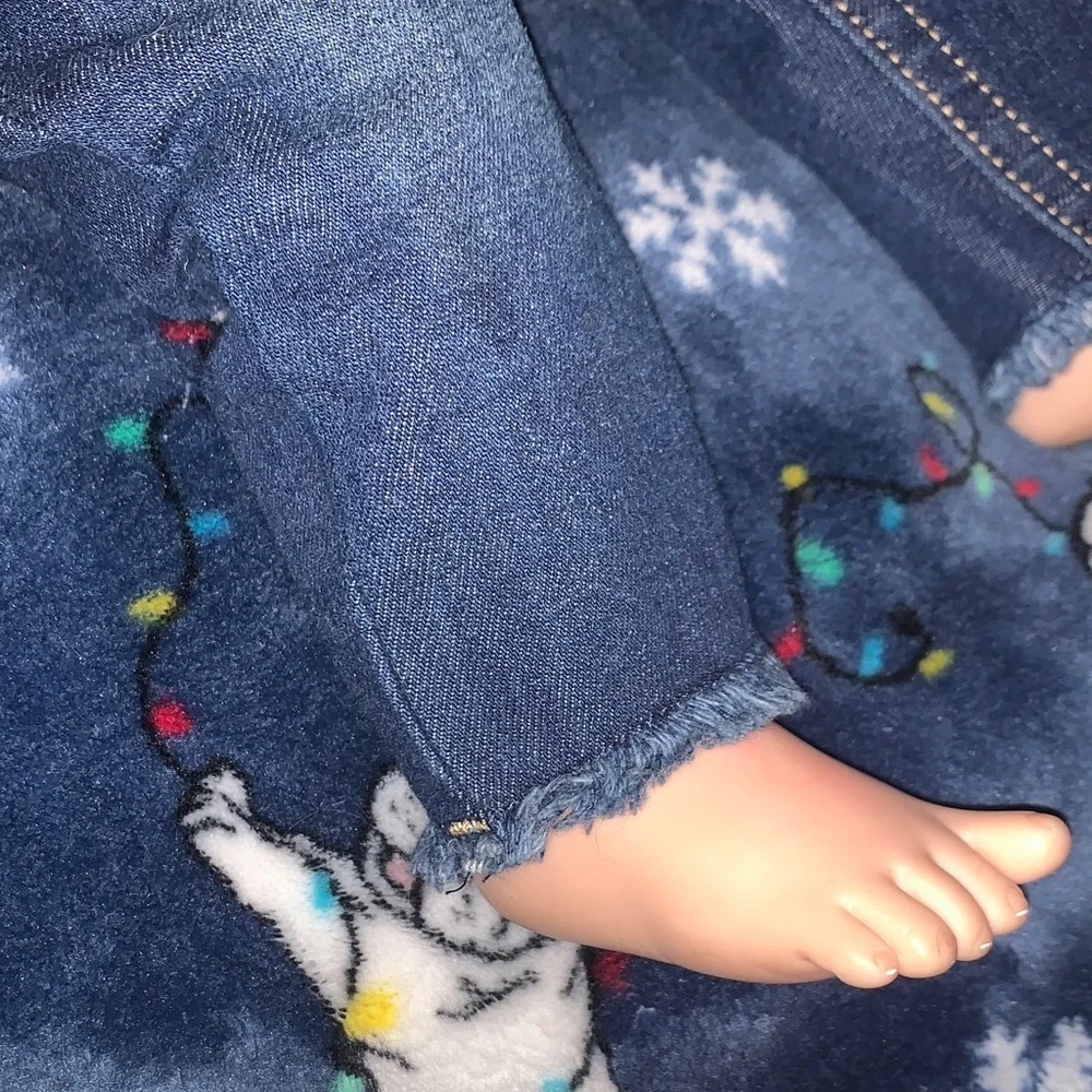 Source Unknown Pink Top Doll with Denim Jeans